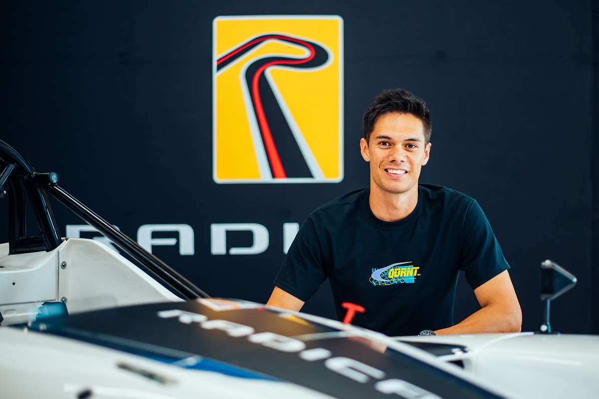 SimRacer and YouTube star “SuperGT” Steve Alvarez Brown to make Radical racing debut at Donington