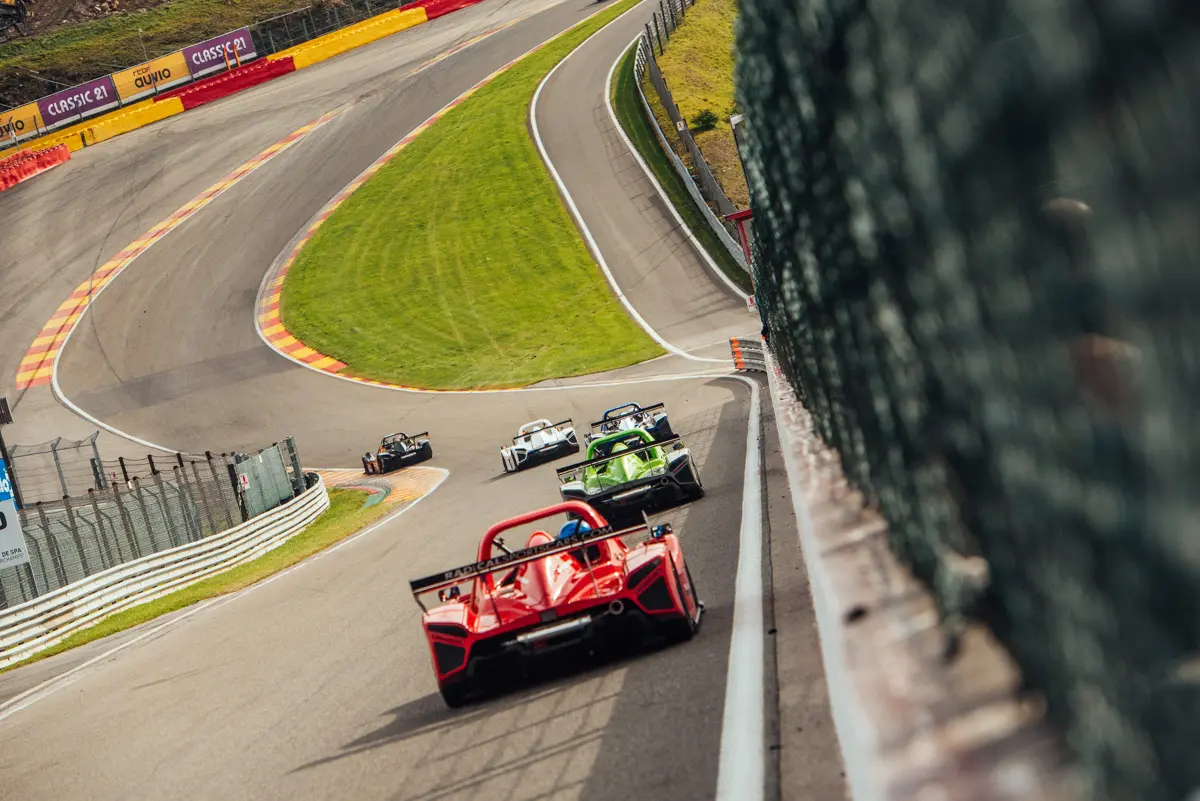 UK: Clark sets the pace at Spa-Francorchamps ahead of fierce battles in Challenge, Bell crowned champion