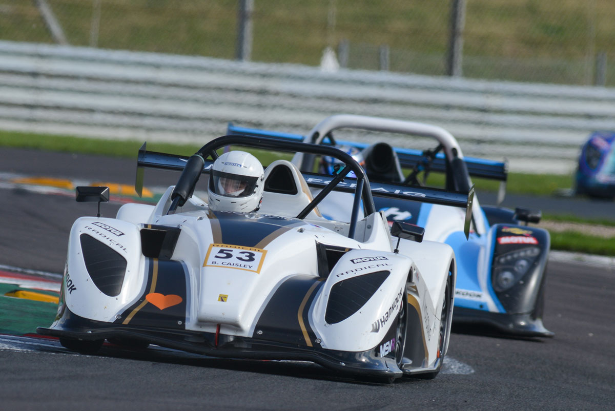 UK: Bell and de Sadeleer to continue Radical Challenge duel at Donington, and Radical SR1 Cup champion to be crowned
